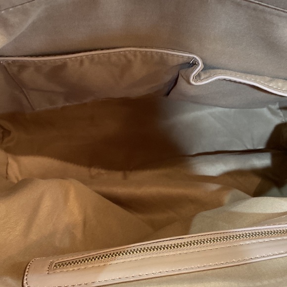 ****CLEARANCE SALE****NWT BEBE QUILTED TOTE - Picture 4 of 5